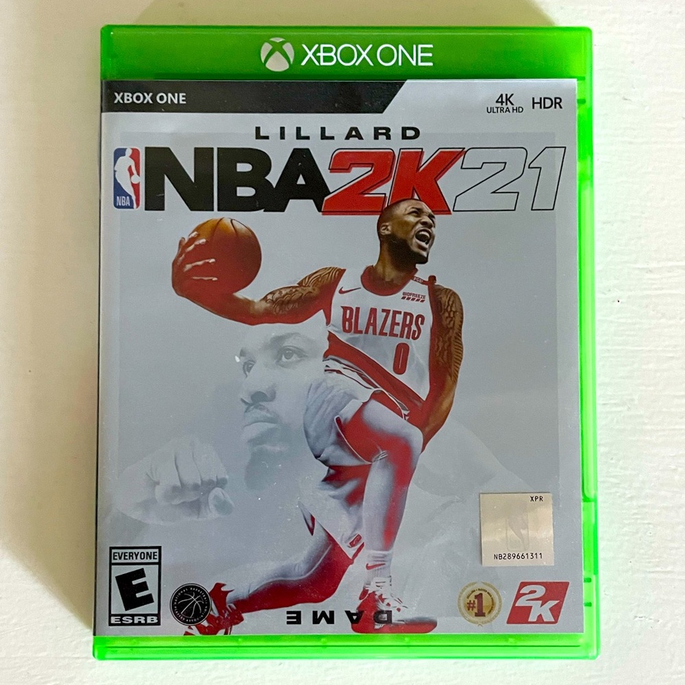 XBOX ONE NBA 2K 21. Very good condition. No defects.